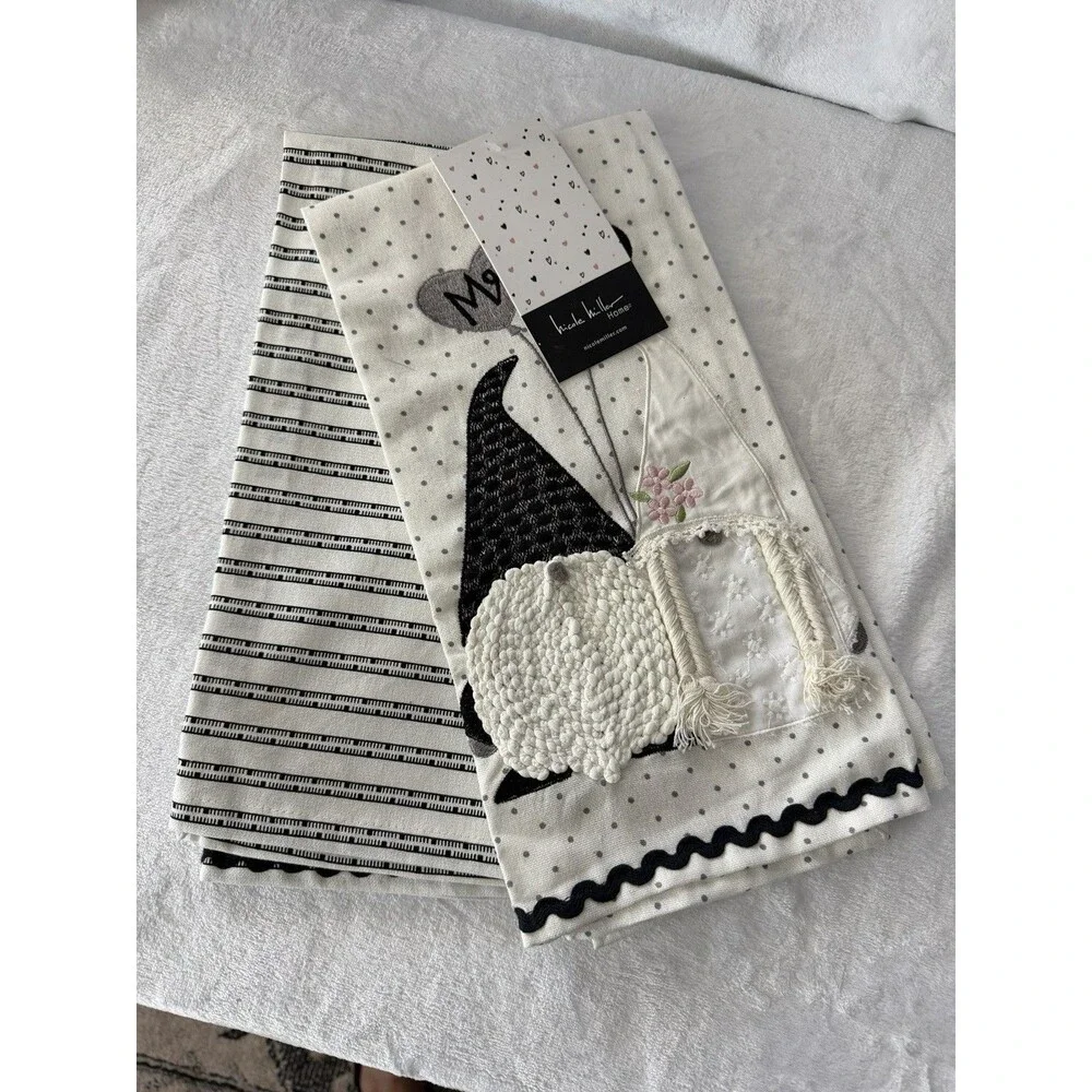 NEW Nicole Miller Mr & Mrs Gnome Set of 2 Kitchen Towels 20